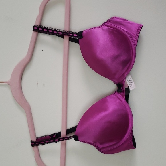 Victoria Secrets shiny fushia bra - Picture 1 of 6